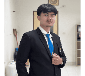 นักศึกษาสถาบันอิสลามและอาหรับศึกษา มนร.ในชุดทางการศึกษา.